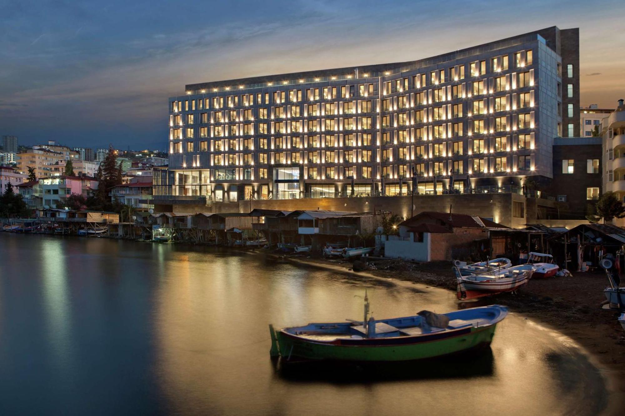 Hotel Doubletree By Hilton Trabzon Exteriér fotografie